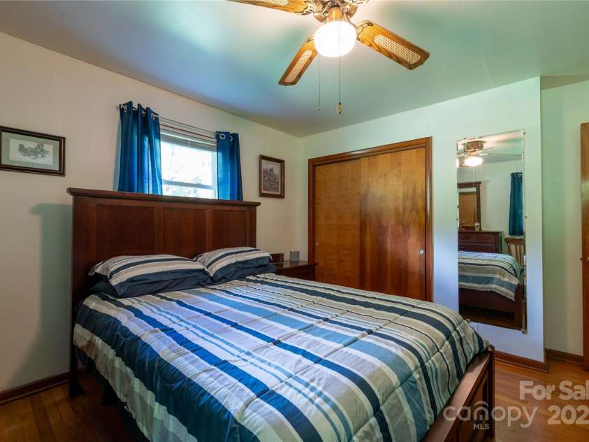 40 Double Island Road, Burnsville, NC 28714.  MLS# CAR4282479, YatesRealty ID 28496. 