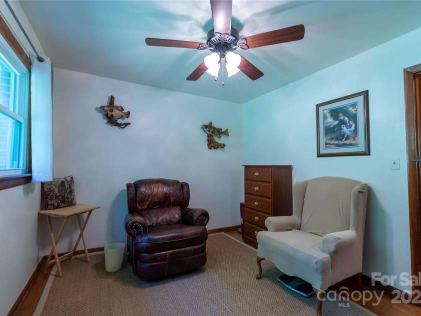 40 Double Island Road, Burnsville, NC 28714.  MLS# CAR4282479, YatesRealty ID 28496. 