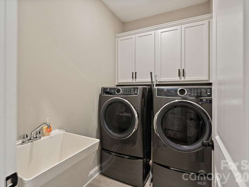 9762 Verdun Court, Indian Land, SC 29707.  MLS# CAR4388326, YatesRealty ID 28497. Main level laundry