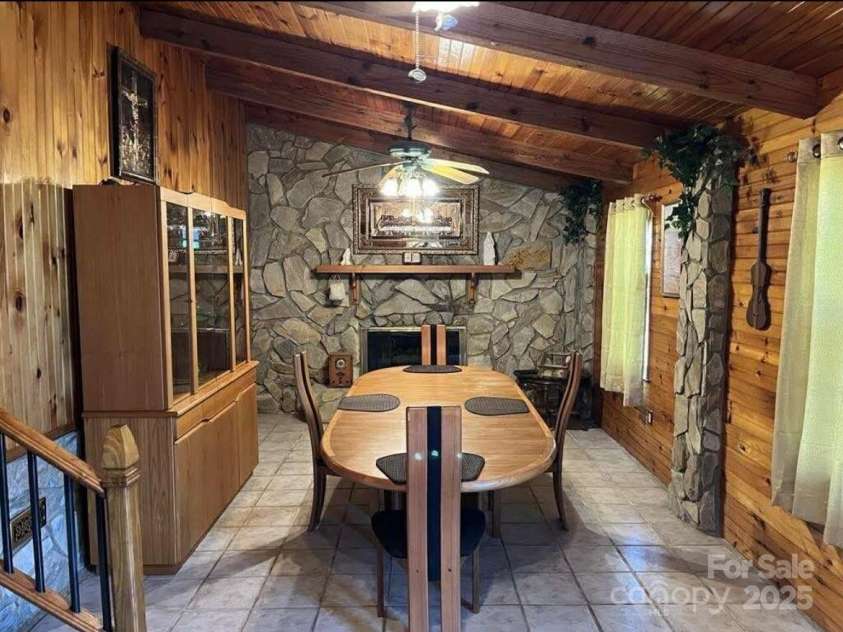 2274 Deerfield Drive, Maiden, NC 28650.  MLS# CAR4285188, YatesRealty ID 28498. 