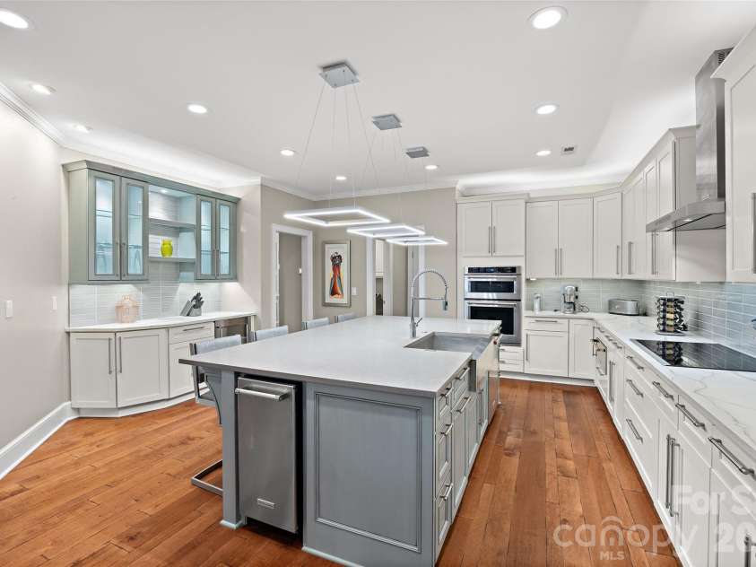 3112 Ethereal Lane, Charlotte, NC 28226.  MLS# CAR4381355, YatesRealty ID 28498. 