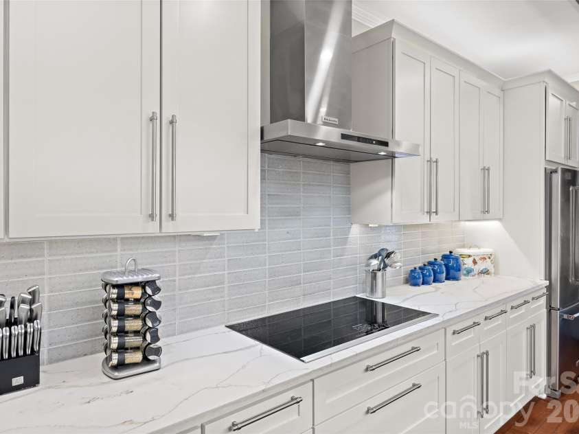 3112 Ethereal Lane, Charlotte, NC 28226.  MLS# CAR4381355, YatesRealty ID 28498. 