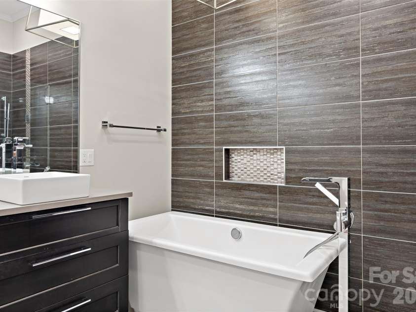 3112 Ethereal Lane, Charlotte, NC 28226.  MLS# CAR4381355, YatesRealty ID 28498. 