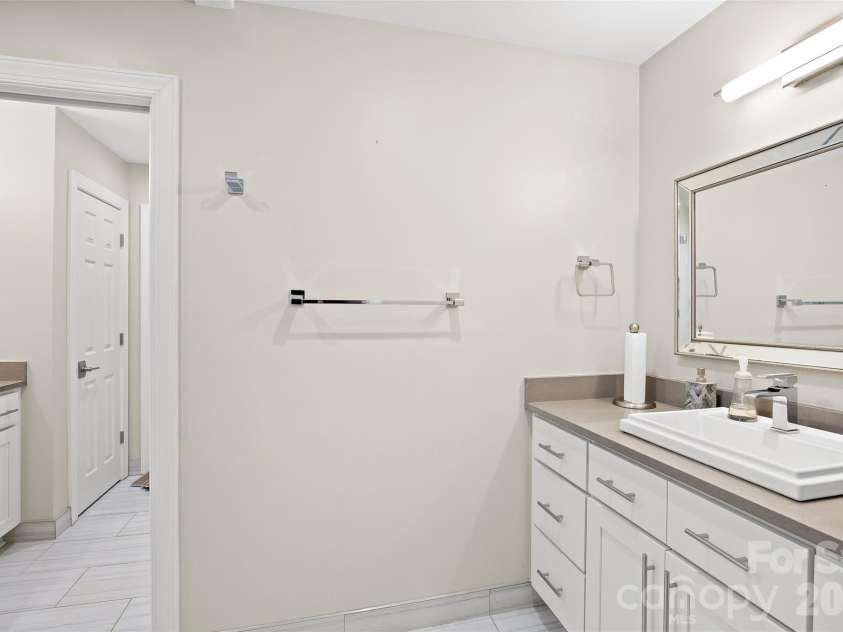 3112 Ethereal Lane, Charlotte, NC 28226.  MLS# CAR4381355, YatesRealty ID 28498. 
