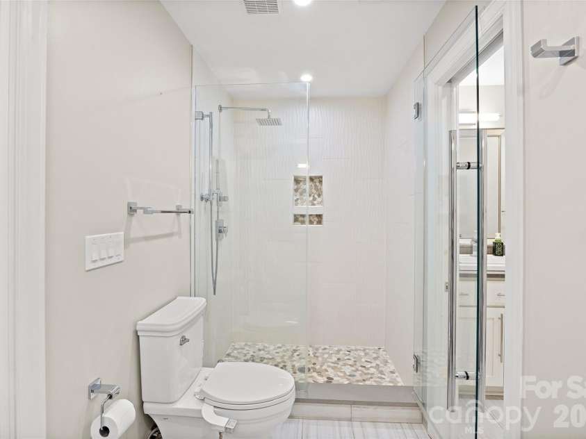 3112 Ethereal Lane, Charlotte, NC 28226.  MLS# CAR4381355, YatesRealty ID 28498. 