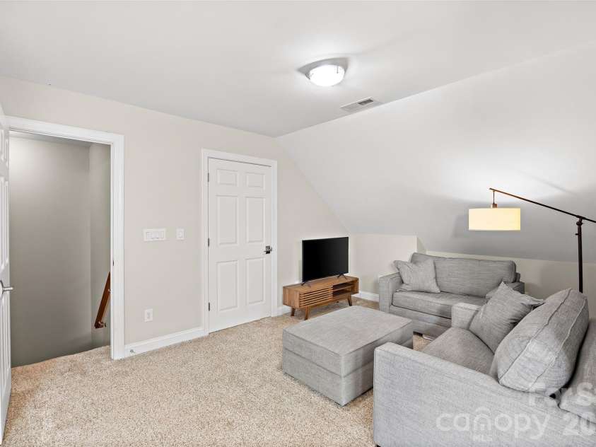 3112 Ethereal Lane, Charlotte, NC 28226.  MLS# CAR4381355, YatesRealty ID 28498. 