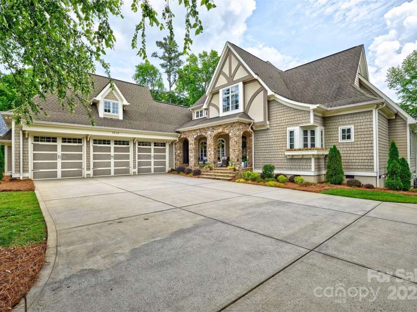 6216 North Road, York, SC 29745.  MLS# CAR4270896, YatesRealty ID 28499. 3 car side load garage