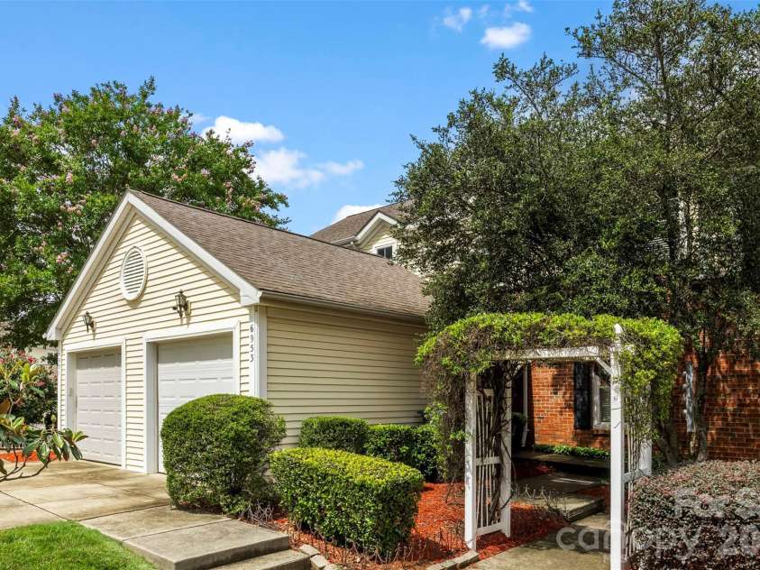 6953 Misty Pine Lane, Charlotte, NC 28217.  MLS# CAR4384306, YatesRealty ID 28499. 
