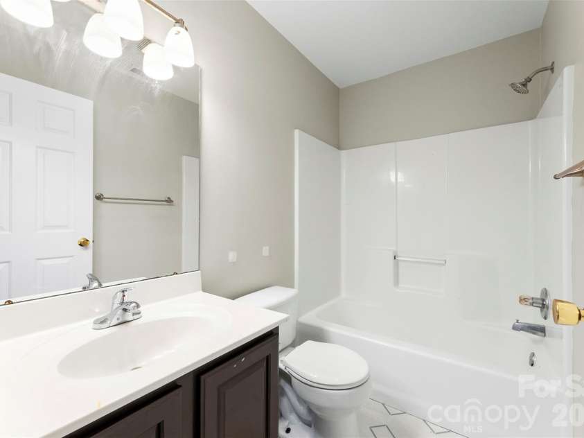 6953 Misty Pine Lane, Charlotte, NC 28217.  MLS# CAR4384306, YatesRealty ID 28499. Bathroom
