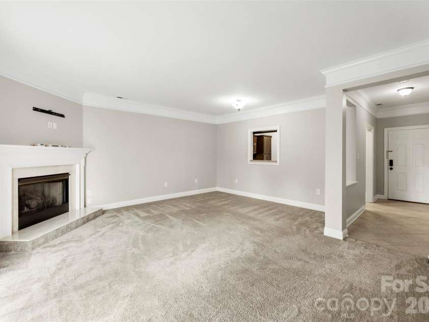 6953 Misty Pine Lane, Charlotte, NC 28217.  MLS# CAR4384306, YatesRealty ID 28499. Living Room