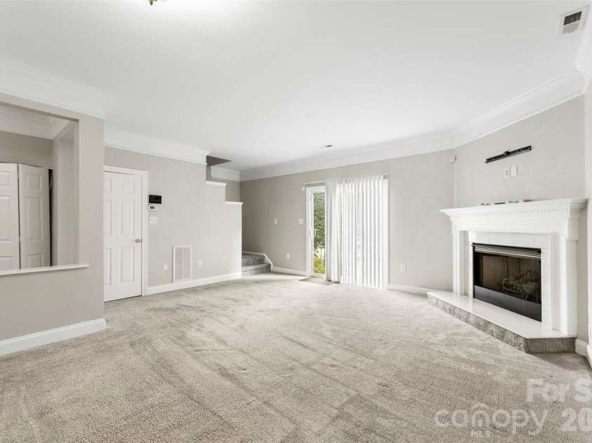 6953 Misty Pine Lane, Charlotte, NC 28217.  MLS# CAR4384306, YatesRealty ID 28499. Living Room
