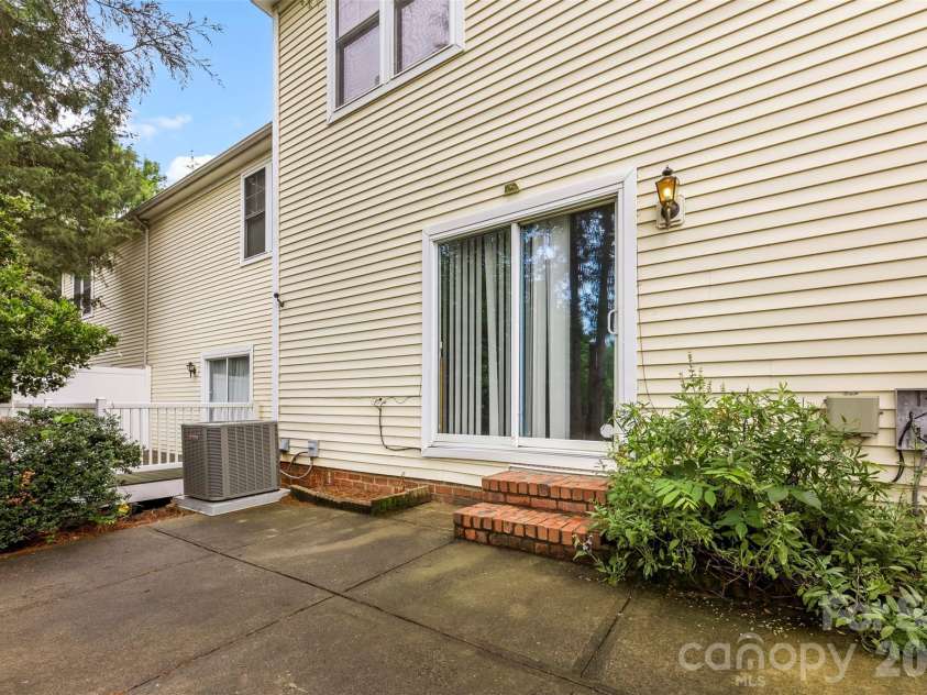 6953 Misty Pine Lane, Charlotte, NC 28217.  MLS# CAR4384306, YatesRealty ID 28499. Patio
