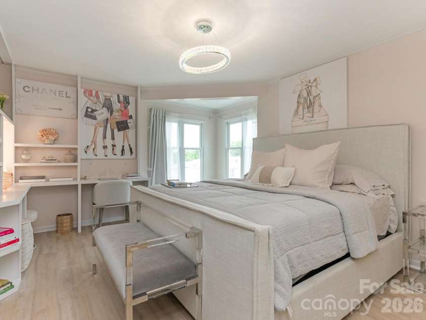 212 10th Street, Charlotte, NC 28202.  MLS# CAR4394129, YatesRealty ID 285. Primary bedroom 