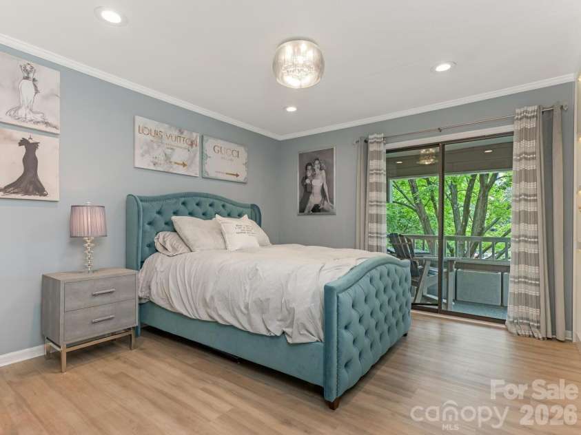 212 10th Street, Charlotte, NC 28202.  MLS# CAR4394129, YatesRealty ID 285. Second bedroom