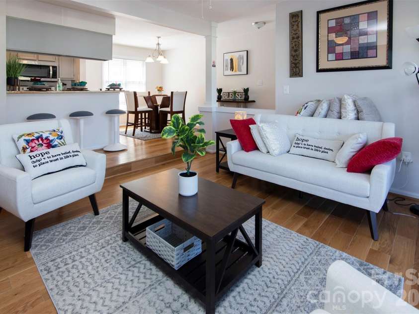 212 10th Street, Charlotte, NC 28202.  MLS# CAR4413530, YatesRealty ID 285. Living Room
