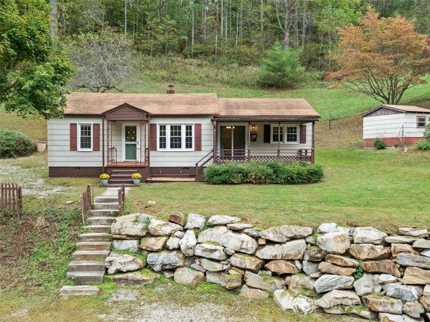 338 Sweet Creek Road, Bakersville, NC 28705.  MLS# CAR4310694, YatesRealty ID 285. 