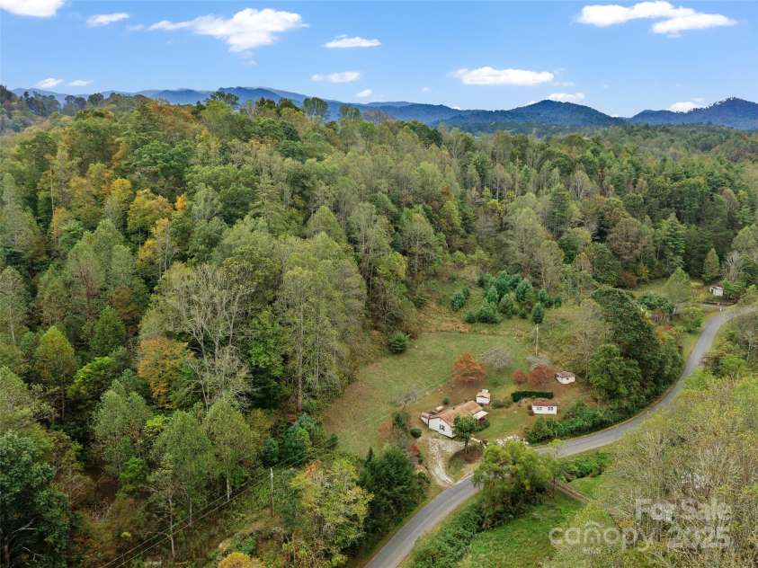 338 Sweet Creek Road, Bakersville, NC 28705.  MLS# CAR4310694, YatesRealty ID 285. 