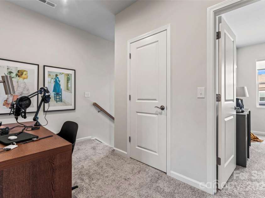 9232 Widden Way, Charlotte, NC 28269.  MLS# CAR4202639, YatesRealty ID 285. Upstairs Landing - Office Space