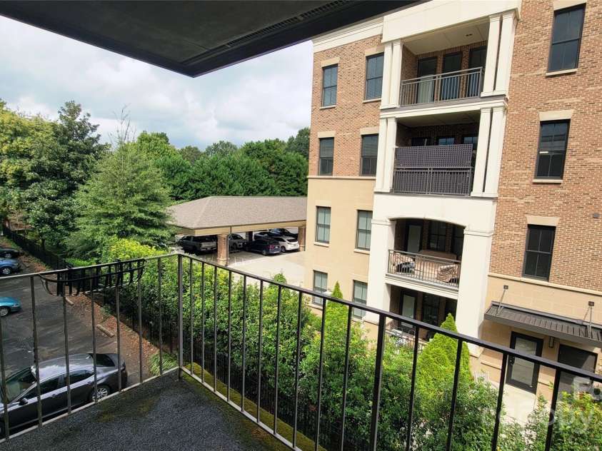 1323 Queens Road, Charlotte, NC 28207.  MLS# CAR4303890, YatesRealty ID 2850. 