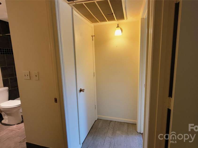 1323 Queens Road, Charlotte, NC 28207.  MLS# CAR4303890, YatesRealty ID 2850. 