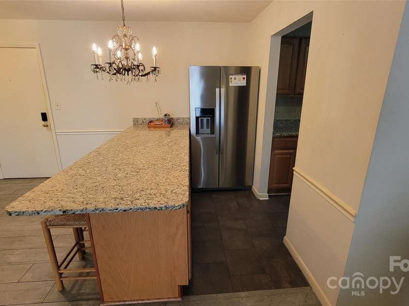 1323 Queens Road, Charlotte, NC 28207.  MLS# CAR4303890, YatesRealty ID 2850. 