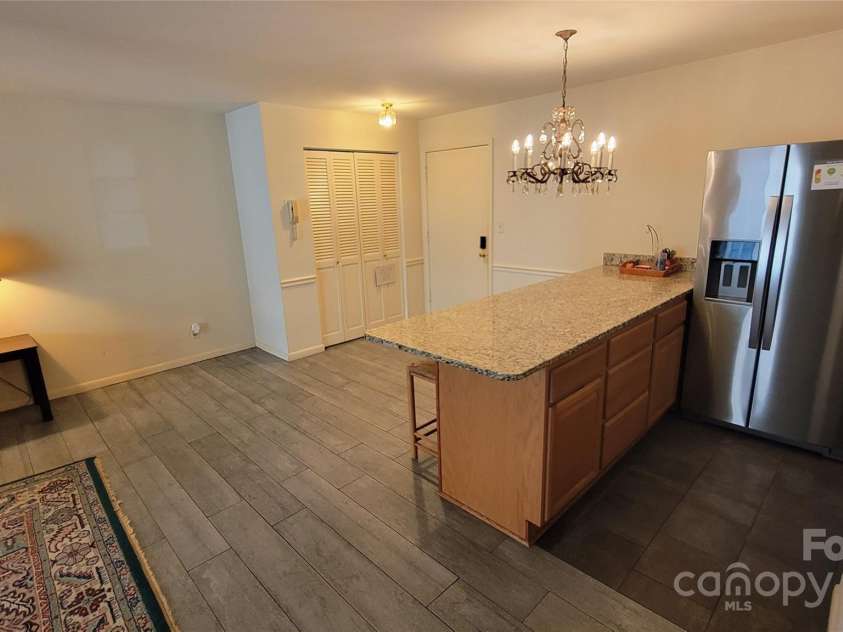 1323 Queens Road, Charlotte, NC 28207.  MLS# CAR4303890, YatesRealty ID 2850. 