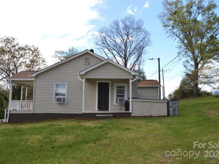 1741/1737 Starcross Road, Lenoir, NC 28645.  MLS# CAR4238412, YatesRealty ID 2850. 