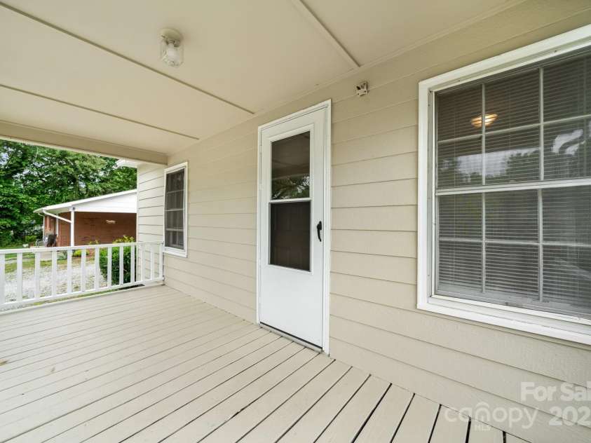 1741/1737 Starcross Road, Lenoir, NC 28645.  MLS# CAR4238412, YatesRealty ID 2850. 