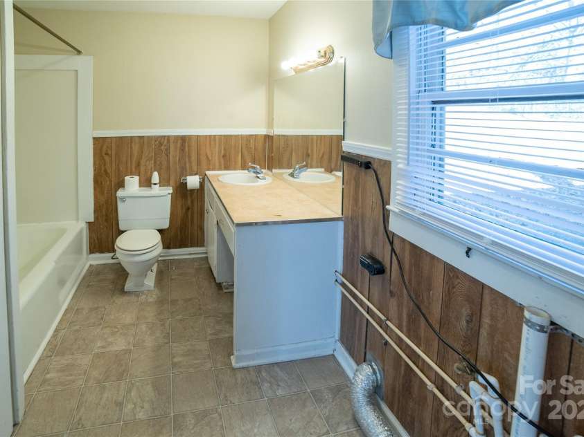 1741/1737 Starcross Road, Lenoir, NC 28645.  MLS# CAR4238412, YatesRealty ID 2850. 