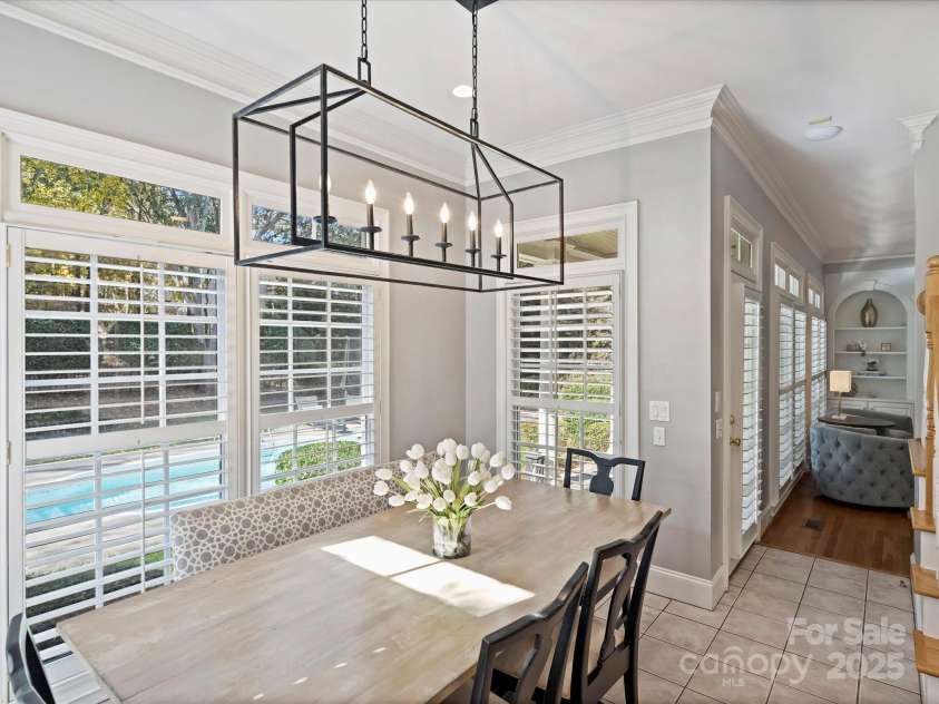 5522 Challis View Lane, Charlotte, NC 28226.  MLS# CAR4289525, YatesRealty ID 2850. Breakfast area