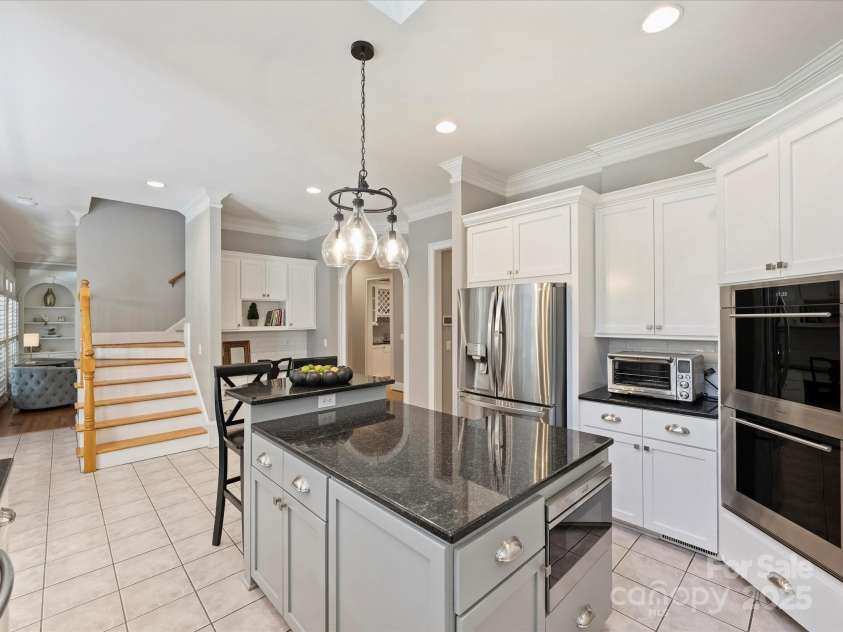 5522 Challis View Lane, Charlotte, NC 28226.  MLS# CAR4289525, YatesRealty ID 2850. Kitchen