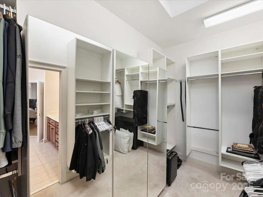 5522 Challis View Lane, Charlotte, NC 28226.  MLS# CAR4289525, YatesRealty ID 2850. Primary Closet