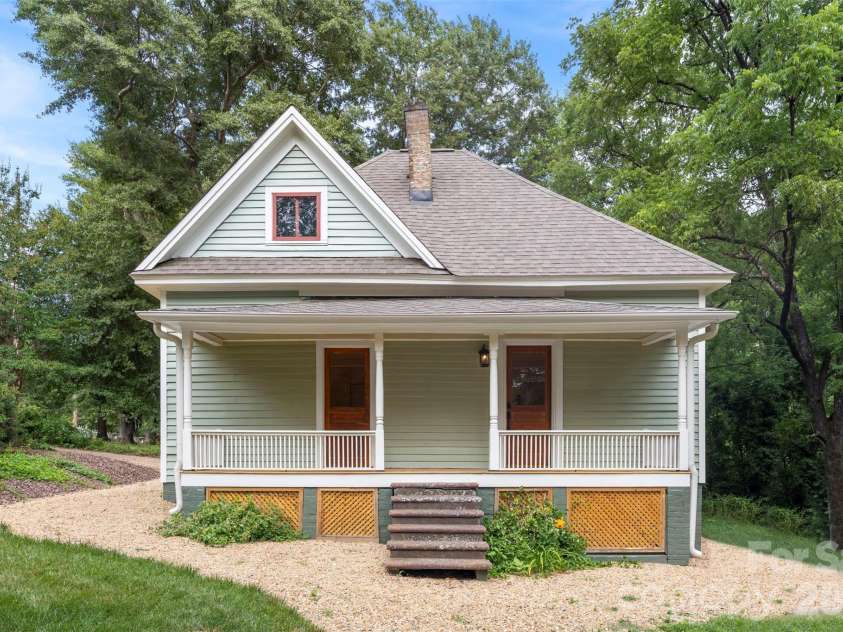 201 Maple Street, Shelby, NC 28150.  MLS# CAR4384170, YatesRealty ID 28500. 