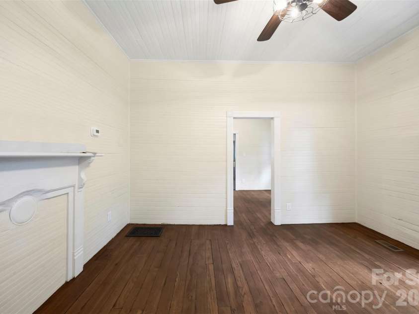 201 Maple Street, Shelby, NC 28150.  MLS# CAR4384170, YatesRealty ID 28500. 