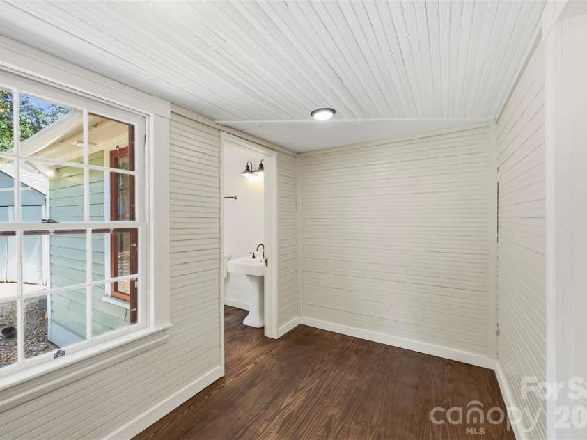 201 Maple Street, Shelby, NC 28150.  MLS# CAR4384170, YatesRealty ID 28500. 