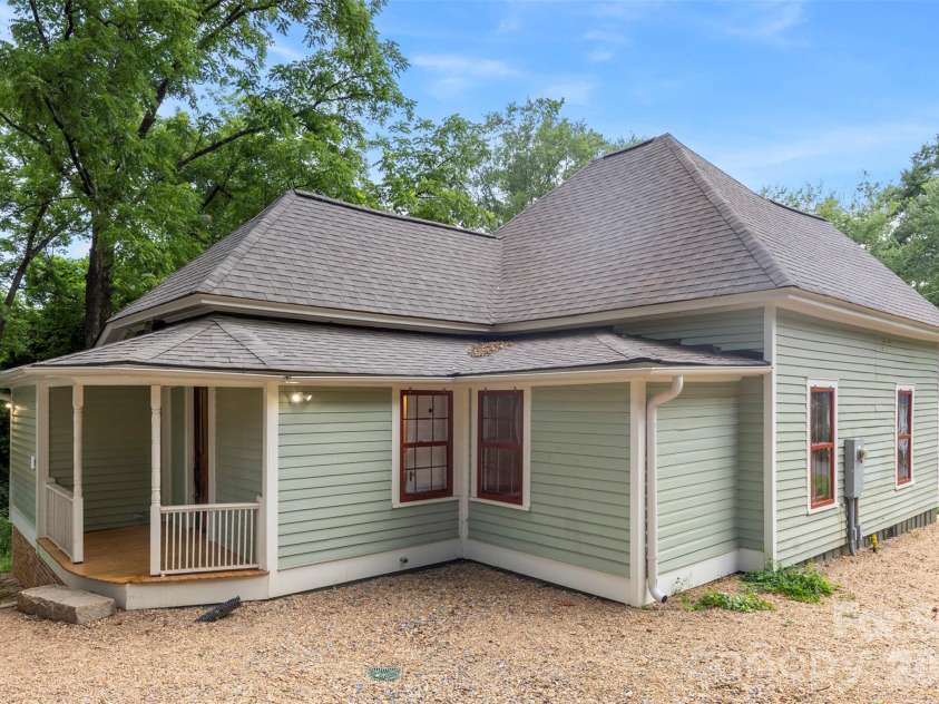 201 Maple Street, Shelby, NC 28150.  MLS# CAR4384170, YatesRealty ID 28500. 