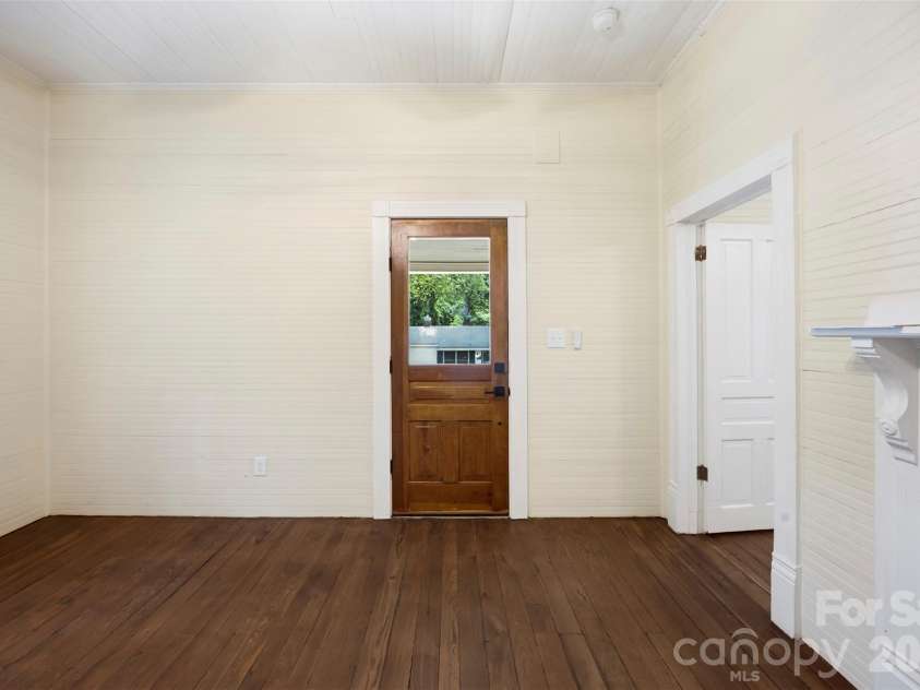 201 Maple Street, Shelby, NC 28150.  MLS# CAR4384170, YatesRealty ID 28500. Living Room