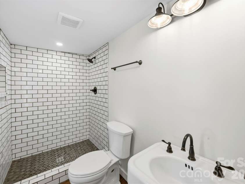 201 Maple Street, Shelby, NC 28150.  MLS# CAR4384170, YatesRealty ID 28500. Primary Bathroom