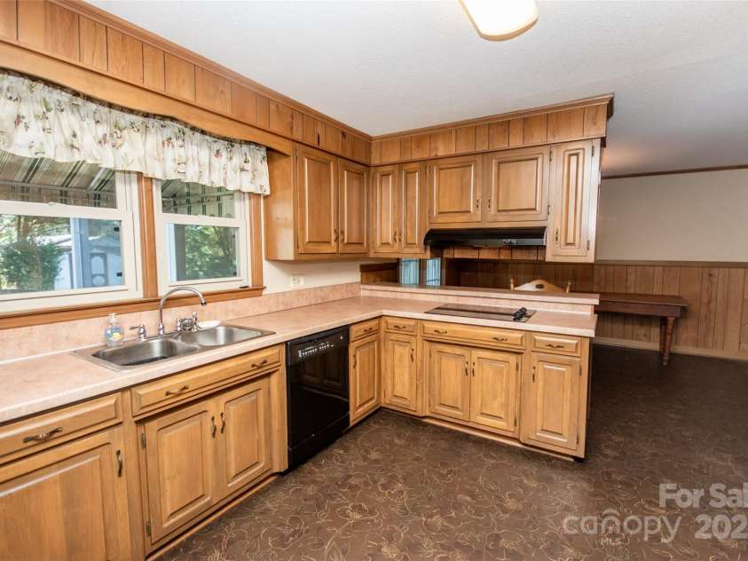 2546 NC 150 Highway, Lincolnton, NC 28092.  MLS# CAR4281219, YatesRealty ID 28500. 