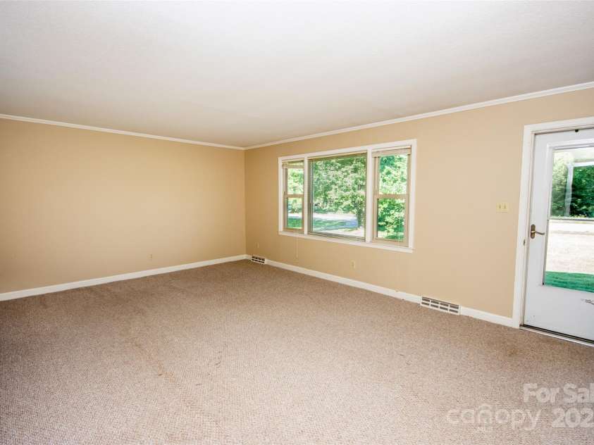 2546 NC 150 Highway, Lincolnton, NC 28092.  MLS# CAR4281219, YatesRealty ID 28500. 