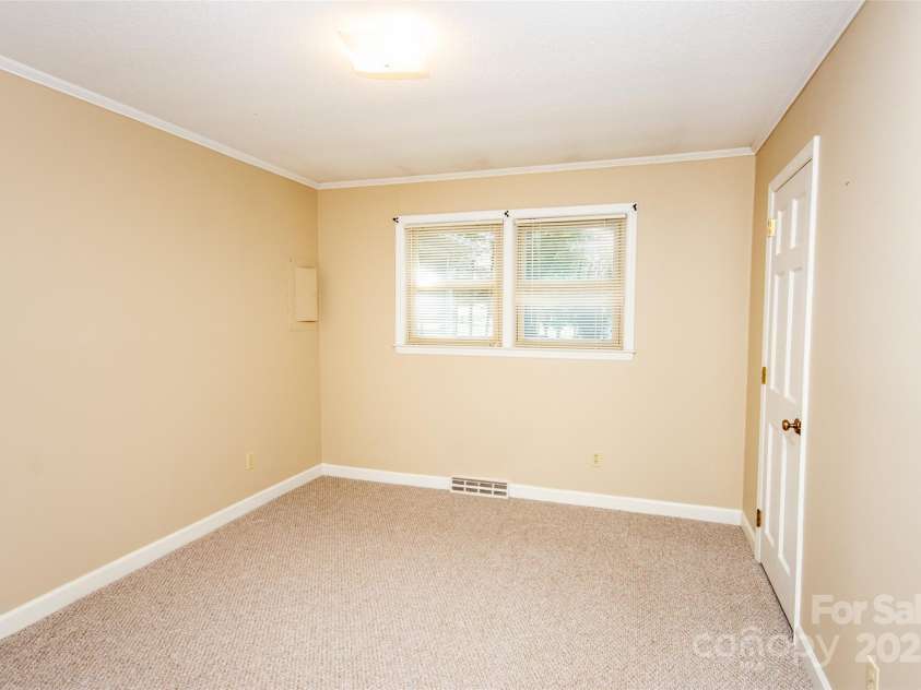 2546 NC 150 Highway, Lincolnton, NC 28092.  MLS# CAR4281219, YatesRealty ID 28500. 