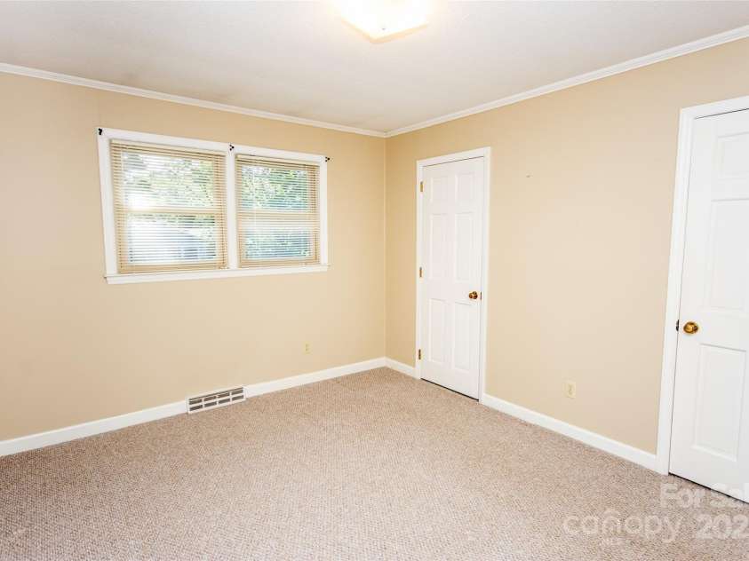 2546 NC 150 Highway, Lincolnton, NC 28092.  MLS# CAR4281219, YatesRealty ID 28500. 