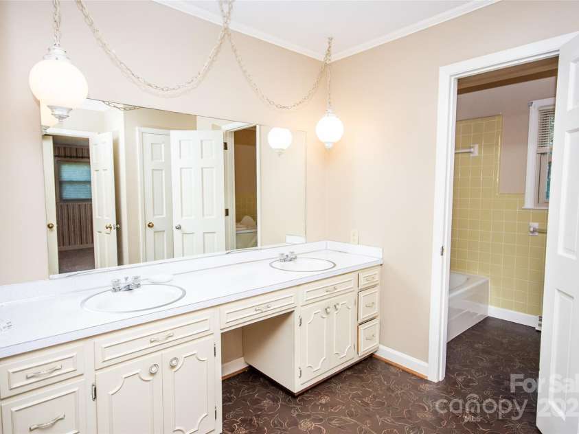 2546 NC 150 Highway, Lincolnton, NC 28092.  MLS# CAR4281219, YatesRealty ID 28500. 