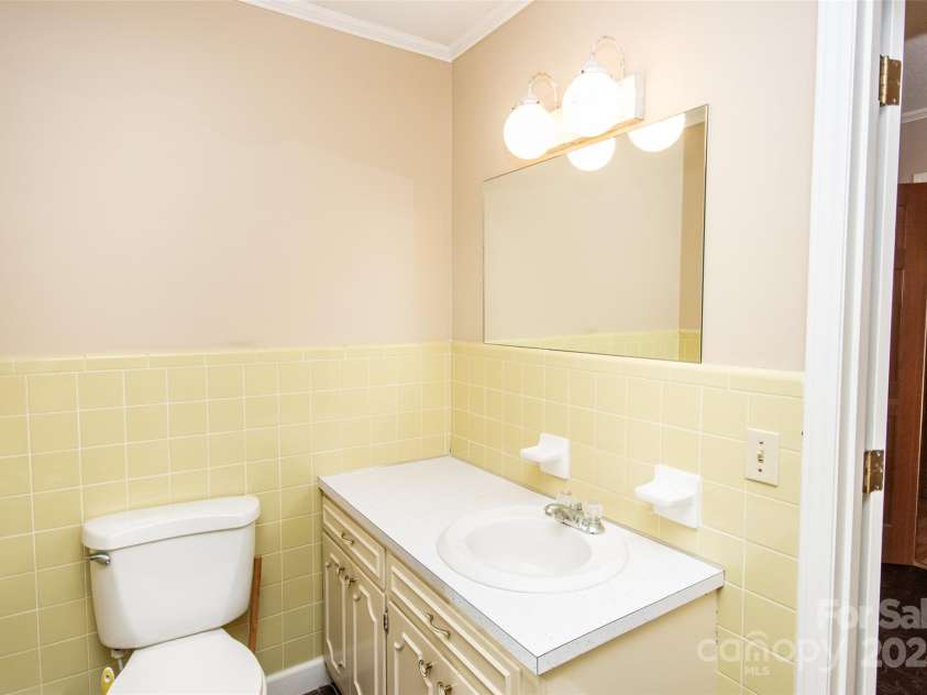 2546 NC 150 Highway, Lincolnton, NC 28092.  MLS# CAR4281219, YatesRealty ID 28500. 