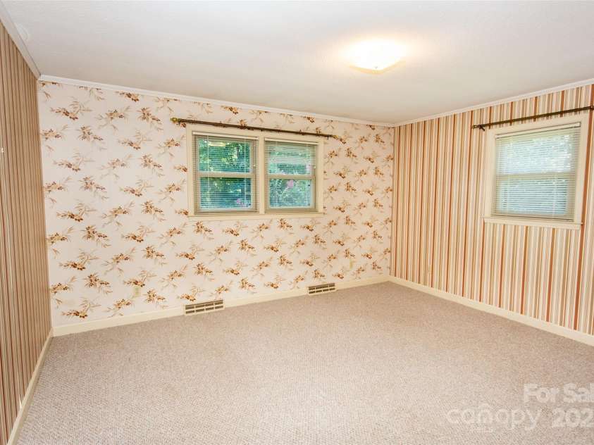 2546 NC 150 Highway, Lincolnton, NC 28092.  MLS# CAR4281219, YatesRealty ID 28500. 