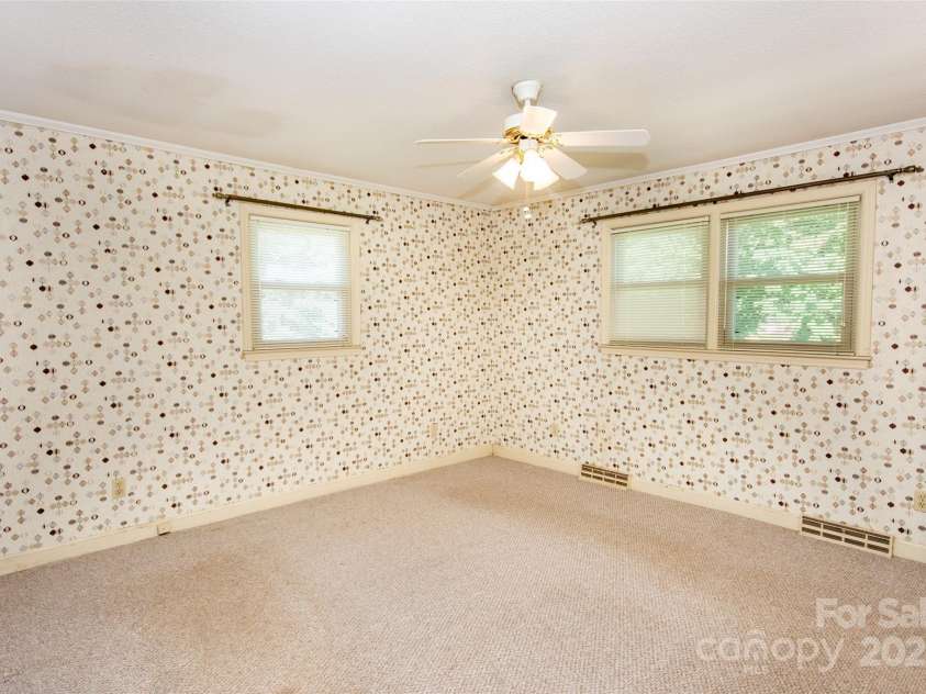 2546 NC 150 Highway, Lincolnton, NC 28092.  MLS# CAR4281219, YatesRealty ID 28500. 