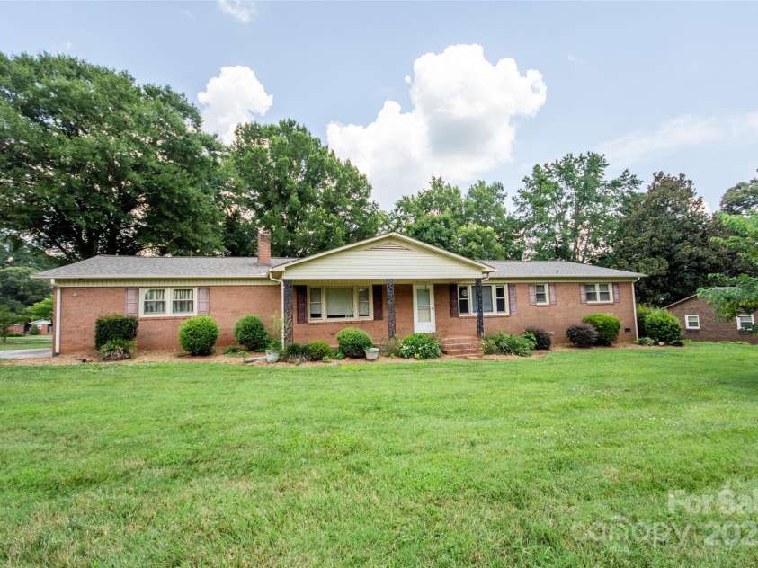 2546 NC 150 Highway, Lincolnton, NC 28092.  MLS# CAR4281219, YatesRealty ID 28500. 