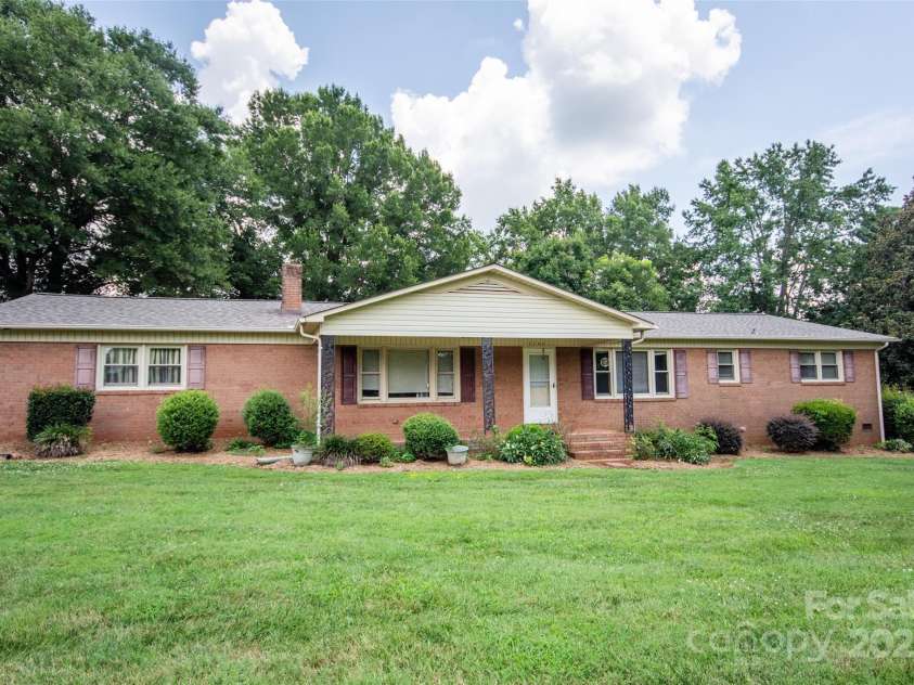 2546 NC 150 Highway, Lincolnton, NC 28092.  MLS# CAR4281219, YatesRealty ID 28500. 