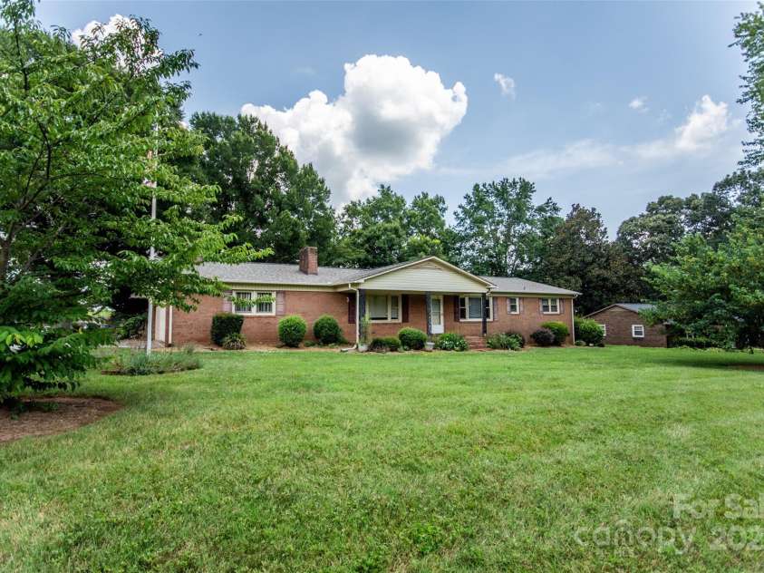2546 NC 150 Highway, Lincolnton, NC 28092.  MLS# CAR4316625, YatesRealty ID 28500. 