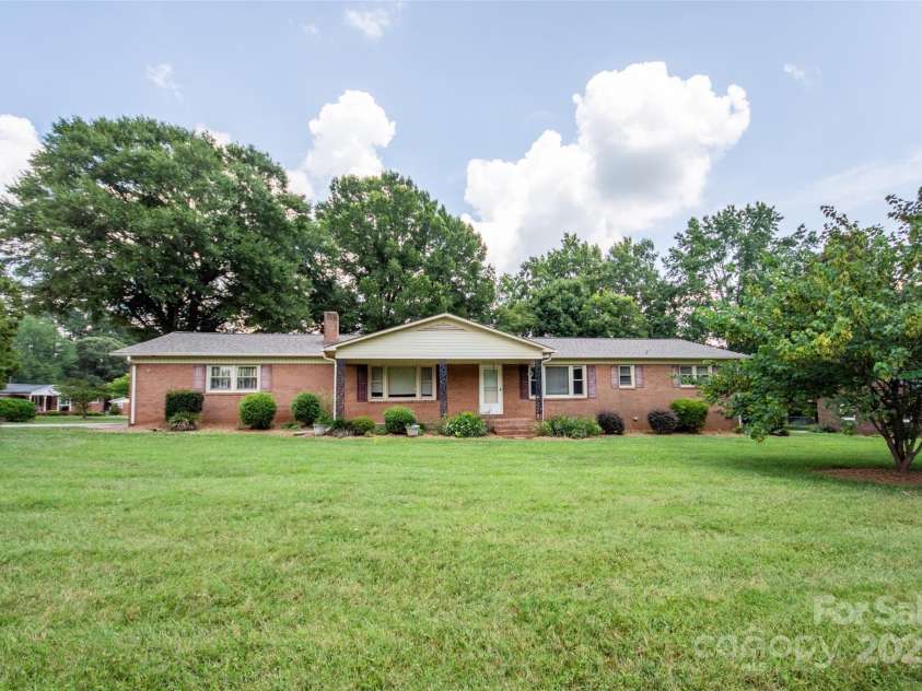 2546 NC 150 Highway, Lincolnton, NC 28092.  MLS# CAR4316625, YatesRealty ID 28500. 